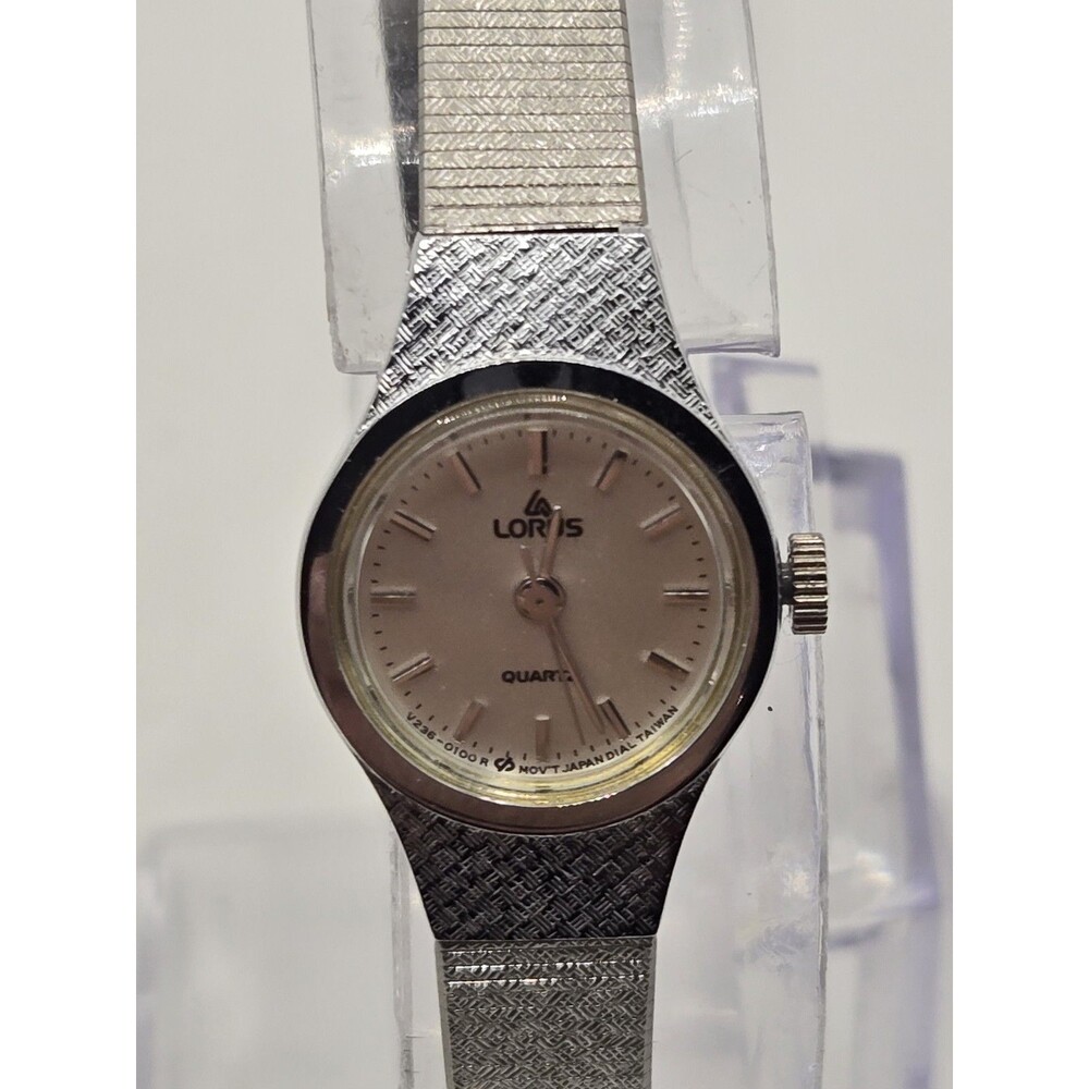 NOS Lorus Silver Tone Stainless Steel 19mm Watch. New Battery. MINT